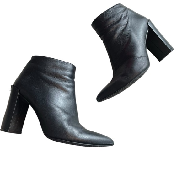 Stuart Weitzman Shoes - Stuart Weitzman Black Leather Block Heel Ankle Boots Size 7M Made in Spain